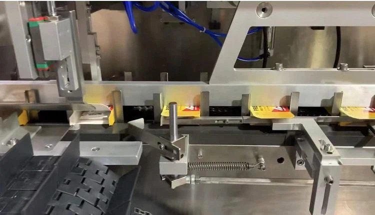automatic medicine box cartoner